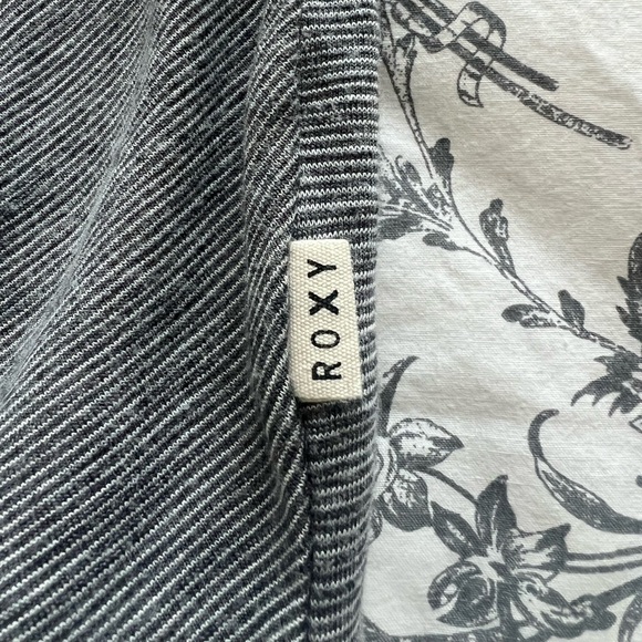 3/$30 Roxy Ruched sided Tank top - Picture 6 of 6